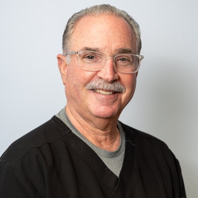 Bruce J Markovitz MD