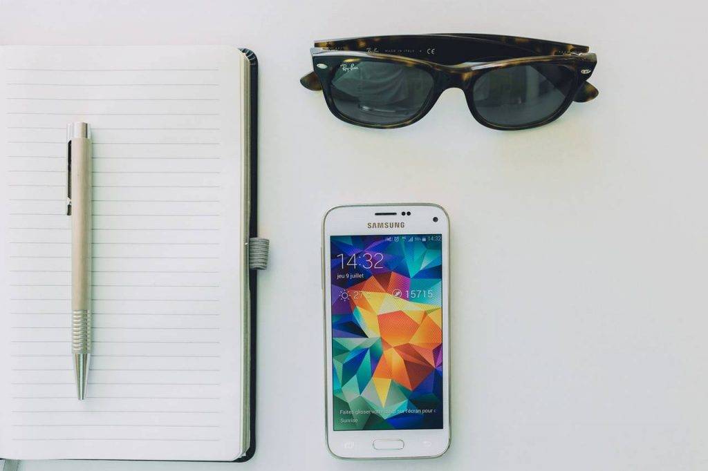 Sunglasses-Notepad-Phone-1280x853-1024x682-1