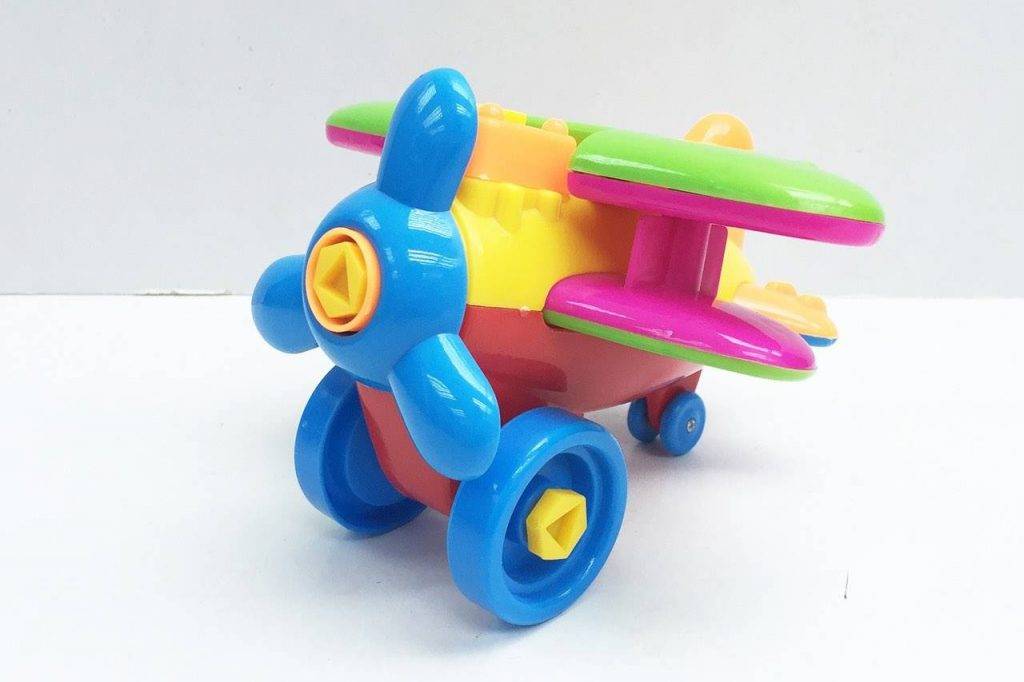 toy-airplane-colorful-plastic-1024x682-1