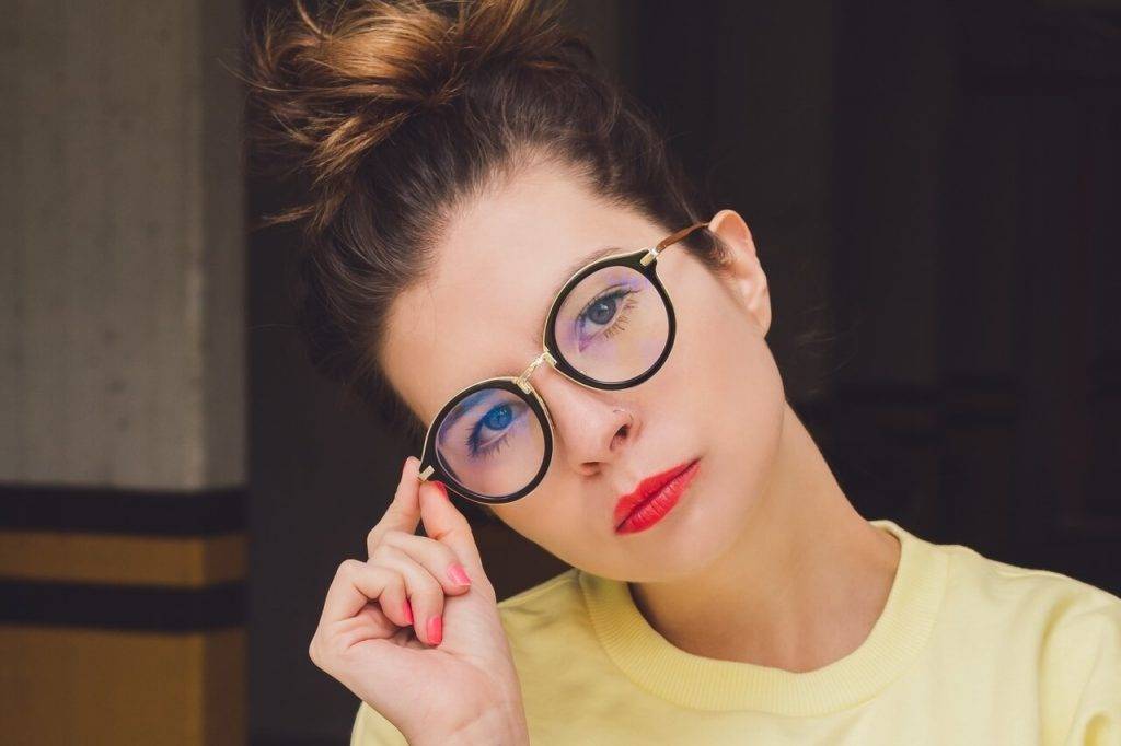 young-woman-glasses_1280x853-1024x682-2